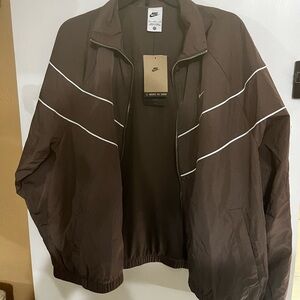 NWT Nike Women’s Windrunner Loose UV Woven Full-Zip Jacket Brown FV6304-004 XL
